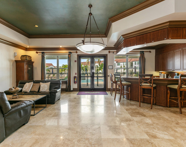 706 E Villa Circle - Photo Thumbnail 18