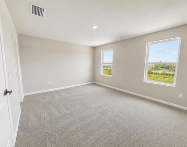100 Savannah Lakes Boulevard - Photo Thumbnail 4