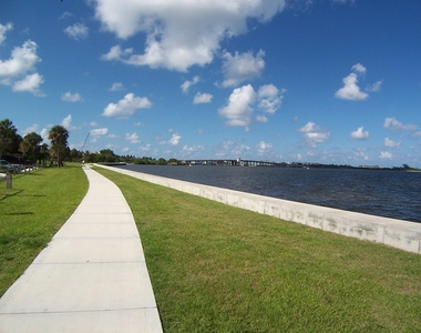 301 S Palmway - Photo Thumbnail 7