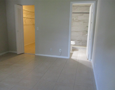 22053 Palms Way - Photo Thumbnail 12