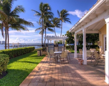 1035 Lake Shore Drive - Photo Thumbnail 6