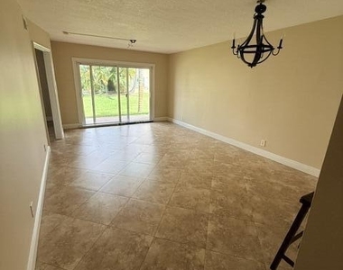 1035 Lake Shore Drive - Photo Thumbnail 2