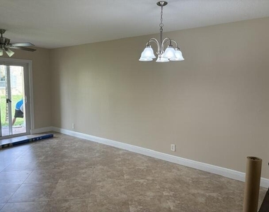 1035 Lake Shore Drive - Photo Thumbnail 7
