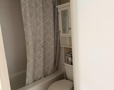 1035 Lake Shore Drive - Photo Thumbnail 10