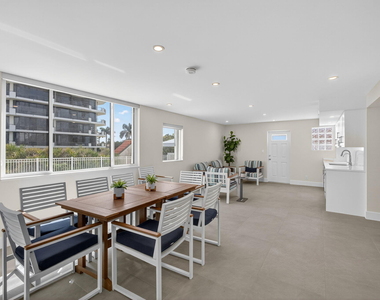 840 Ocean Drive - Photo Thumbnail 37