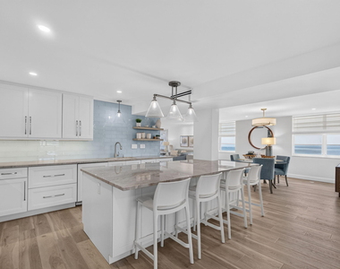 840 Ocean Drive - Photo Thumbnail 8