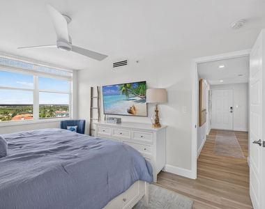 840 Ocean Drive - Photo Thumbnail 31