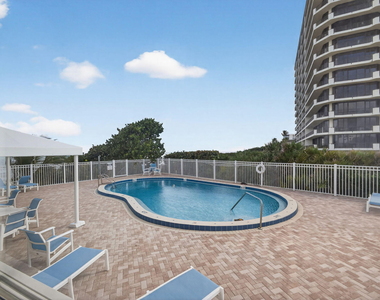840 Ocean Drive - Photo Thumbnail 41