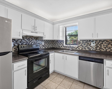 9235 Sw 8th Street - Photo Thumbnail 12