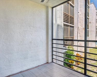 9235 Sw 8th Street - Photo Thumbnail 17