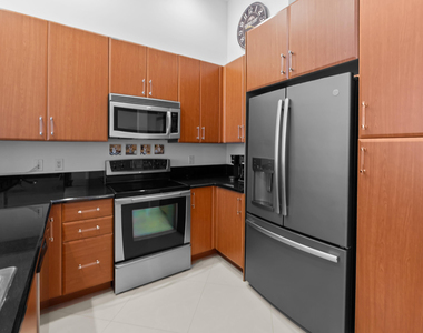 701 S Olive Avenue - Photo Thumbnail 4