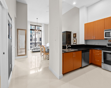 701 S Olive Avenue - Photo Thumbnail 7