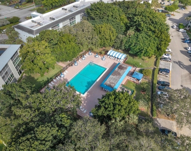 3003 Portofino Isle - Photo Thumbnail 42
