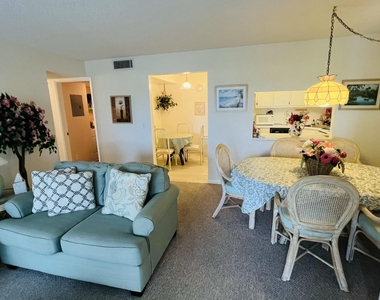 827 Sky Pine Way - Photo Thumbnail 3