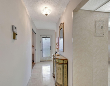 1670 Nw 18th Avenue - Photo Thumbnail 1