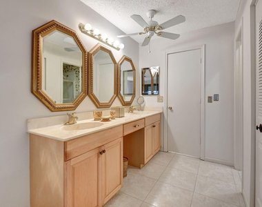 1670 Nw 18th Avenue - Photo Thumbnail 9