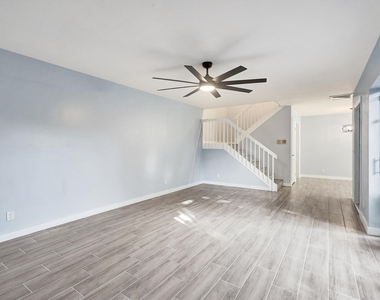 736 Nw 98th Circle - Photo Thumbnail 16