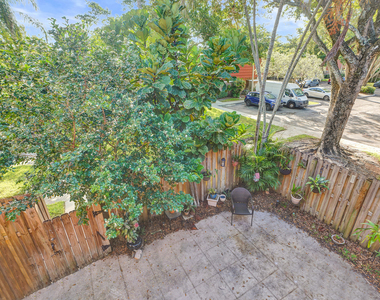 736 Nw 98th Circle - Photo Thumbnail 24