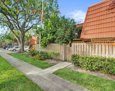 736 Nw 98th Circle - Photo Thumbnail 23