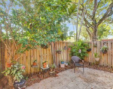736 Nw 98th Circle - Photo Thumbnail 26