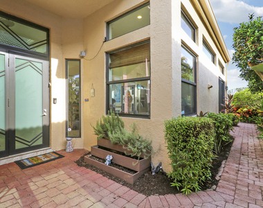 210 Coral Cay Terrace - Photo Thumbnail 11