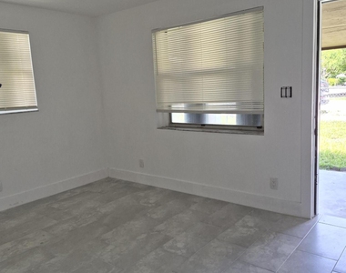 313 Sw 1st Terrace - Photo Thumbnail 1