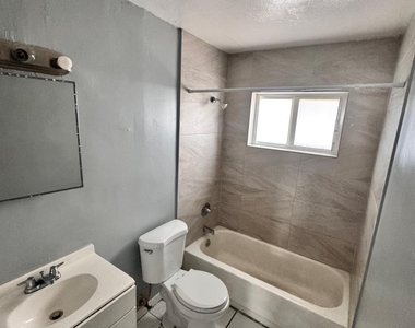 1132 Nw 5th Court - Photo Thumbnail 4
