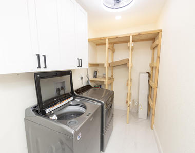 11060 S Lakeview Drive - Photo Thumbnail 22