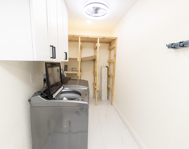 11060 S Lakeview Drive - Photo Thumbnail 14