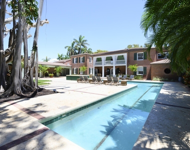 1125 N Flagler Drive - Photo Thumbnail 2