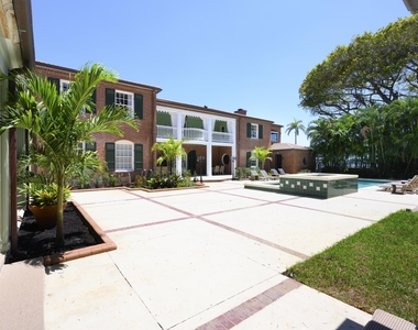 1125 N Flagler Drive - Photo Thumbnail 1
