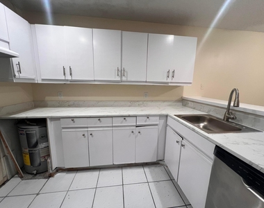 5320 Elmhurst Road - Photo Thumbnail 14