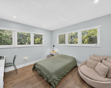 1015 Madrid Street - Photo Thumbnail 15