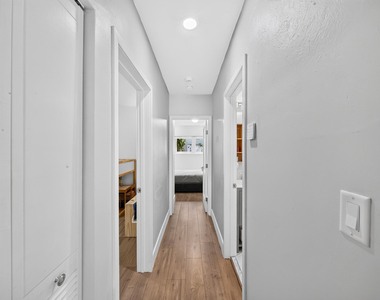 1015 Madrid Street - Photo Thumbnail 32