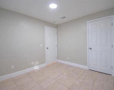 508 N 23rd Street - Photo Thumbnail 4
