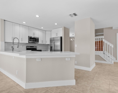 4250 Nw 1st Place - Photo Thumbnail 4