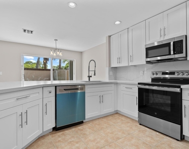 4250 Nw 1st Place - Photo Thumbnail 2