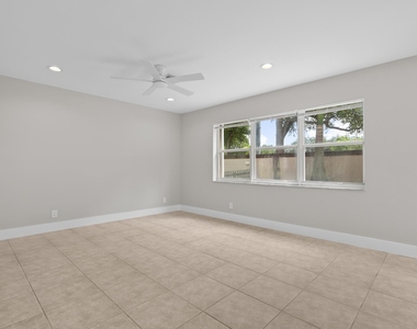 4250 Nw 1st Place - Photo Thumbnail 14