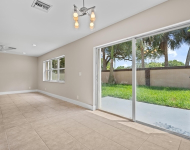 4250 Nw 1st Place - Photo Thumbnail 17