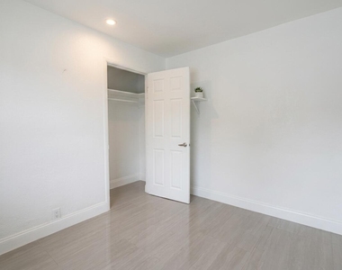 825 Truman Street - Photo Thumbnail 3