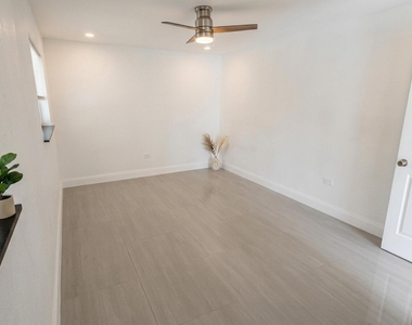 825 Truman Street - Photo Thumbnail 2