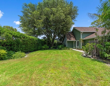 433 Goldenwood Way - Photo Thumbnail 5