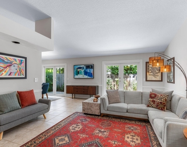 433 Goldenwood Way - Photo Thumbnail 11