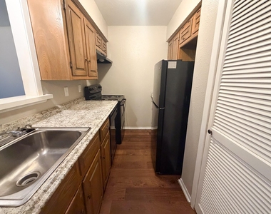 510 W Marvin Avenue - Photo Thumbnail 5
