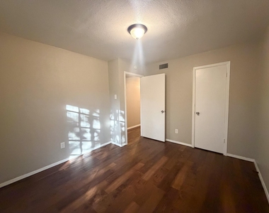 510 W Marvin Avenue - Photo Thumbnail 11
