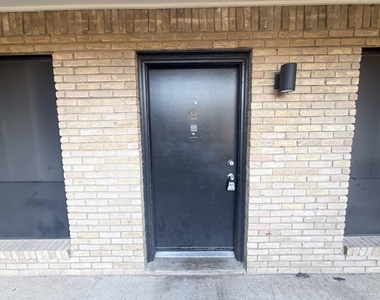 510 W Marvin Avenue - Photo Thumbnail 1