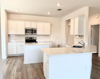 11424 Woody Creek Trail - Photo Thumbnail 7