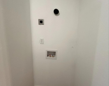 705 E Jones Street - Photo Thumbnail 6