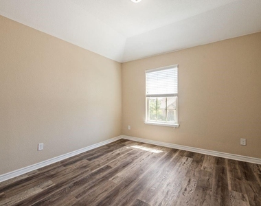 1900 Abby Creek Drive - Photo Thumbnail 17