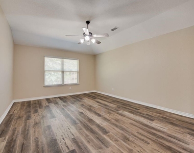 1900 Abby Creek Drive - Photo Thumbnail 10
